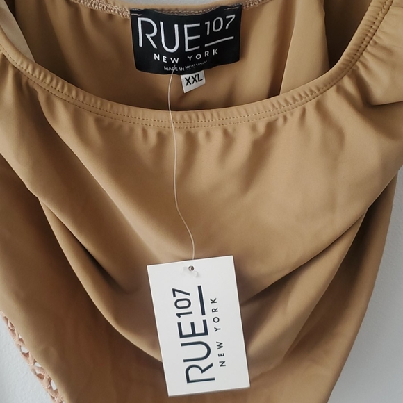 Size US XXL One-Piece Bathing Suit - Picture 8 of 8